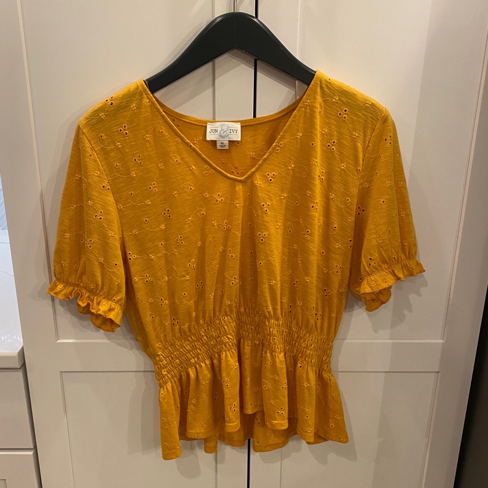 Jun & Ivy short sleeve yellow eyelet shirt XL